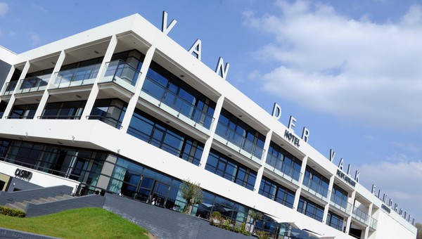 Cementgebonden renovatievloer Van der Valk
